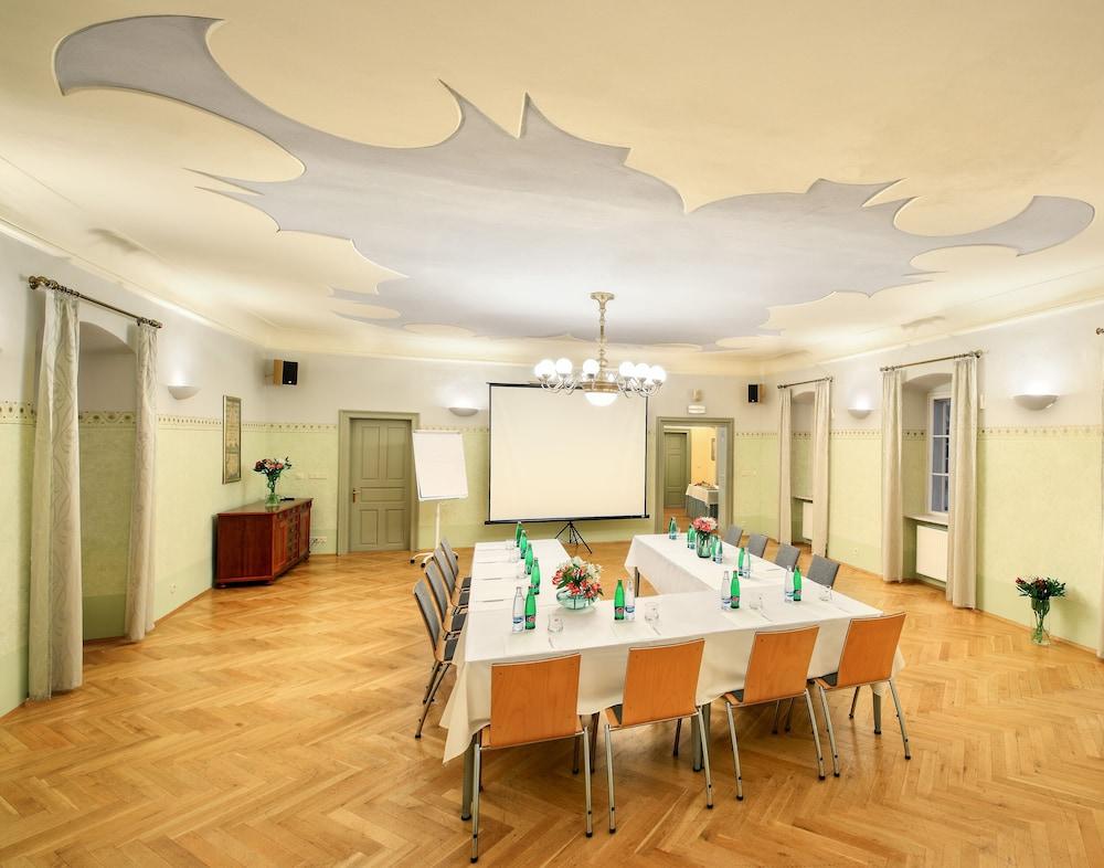 Bellevue Hotel Чеський Крумлов Екстер'єр фото