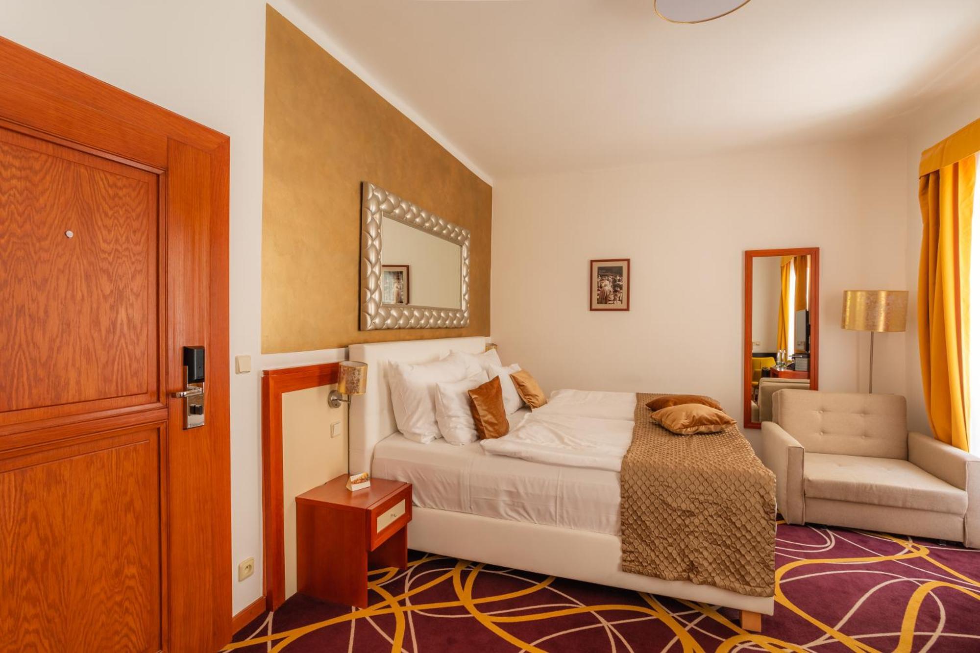 Bellevue Hotel Чеський Крумлов Екстер'єр фото