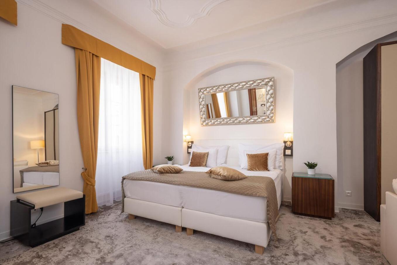 Bellevue Hotel Чеський Крумлов Екстер'єр фото